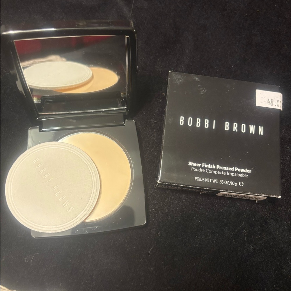 Bobbi Brown Sheer Finish Pressed Powder - Cream